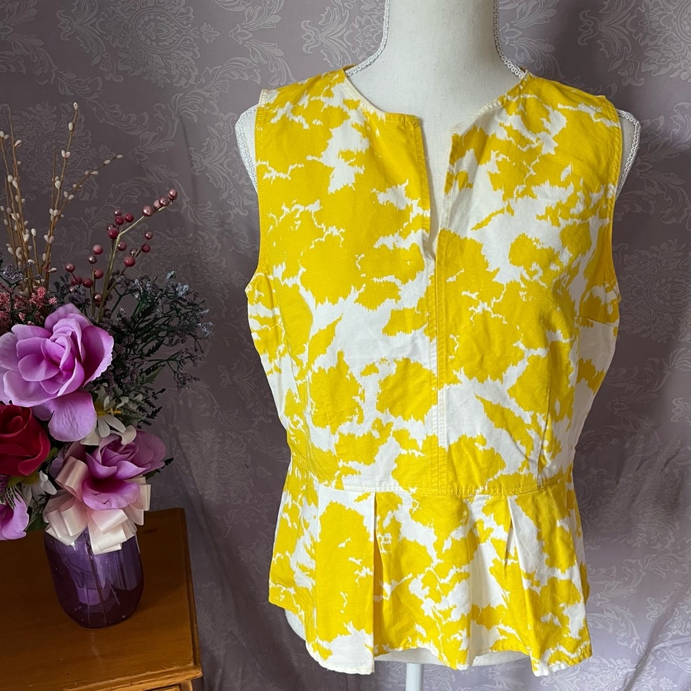 Gap design and crafted size Medium
